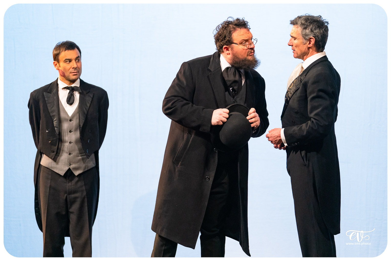 OLIVER TWIST (CIE LA MESNIE H.)